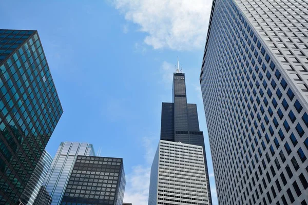 Небоскрёбы Чикаго, штат Иллинойс, США . — стоковое фото