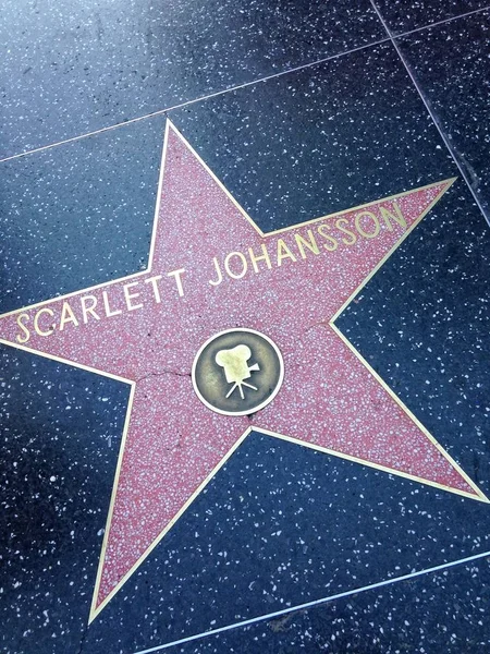 Με τα πόδια Scarlett Johansson Hollywood της φήμης αστέρι. — Φωτογραφία Αρχείου