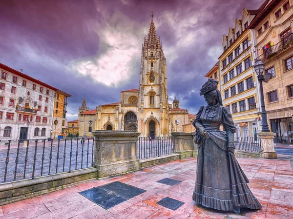 Catedral de San Salvador em Oviedo, Espanha . — Fotografia de Stock