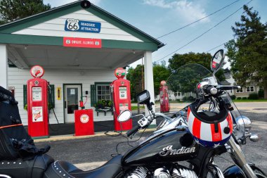  Eski Texaco benzin istasyonunda Route 66.