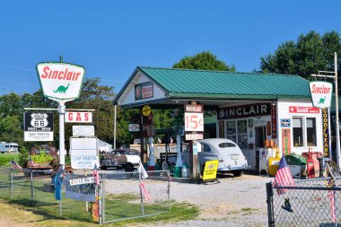 Gay Parita Sinclair benzin istasyonu Route 66.