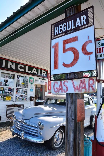 Gay parita sinclair posto de gasolina no rota 66 . — Fotografia de Stock