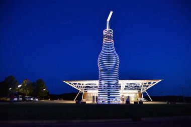 Soda dünyanın en büyük şişe.