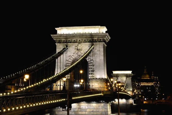 Szechenyi Chain bridge over Danube river, Budapest, Hungary. — Stock Photo, Image