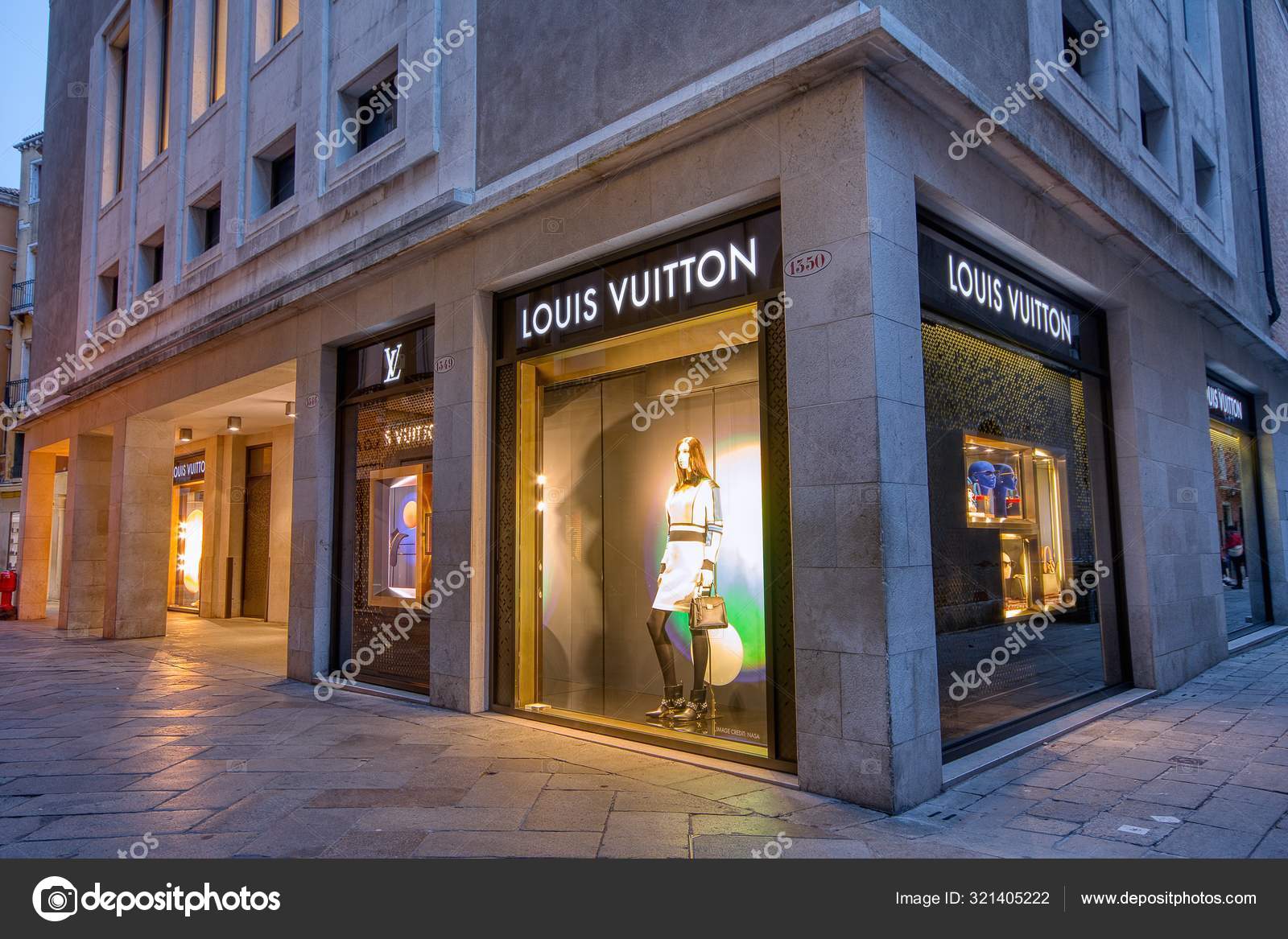 Louis Vuitton shop in the center of Venice, Italy. – Stock