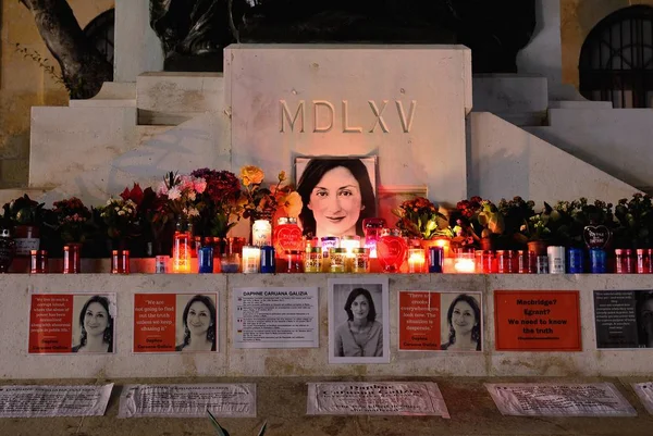 Denkmal für ermordete Journalistin daphne caruana galizia, malta. — Stockfoto