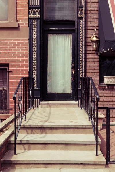 Brownstone Eingang in hoboken — Stockfoto