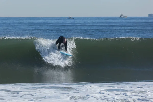 Surfer à Asbury Park — Photo