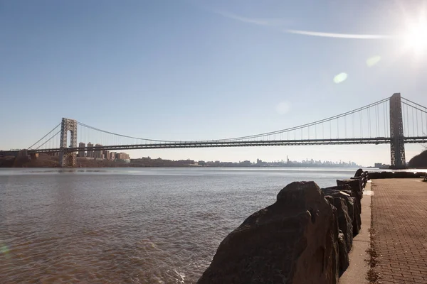 George Washington Bridge from Fort Lee Historic Park — Stock Photo, Image