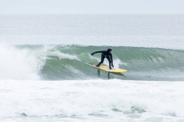 Seaside Heights sörfçü