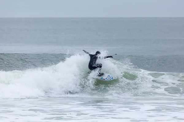 Surfer am Meer — Stockfoto