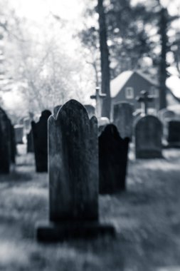 Eski bulanık mezar taşları