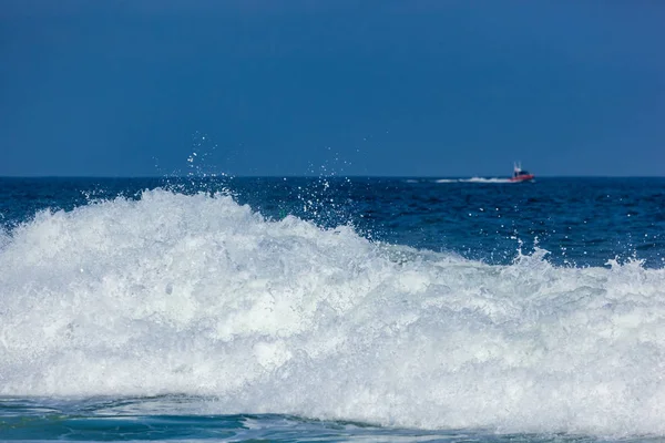 Okyanus sprey ve dalgalar