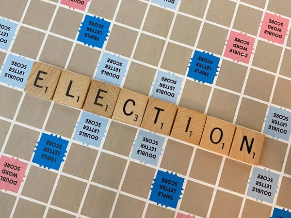 Scrabble-Fliesen für die Wahl — Stockfoto