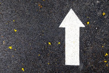 Ok işareti yürüyüş Lane'de.