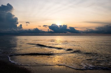 Sunrise gökyüzü arka plan.