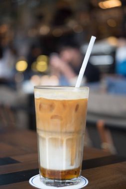 Buz karamel macchiato.