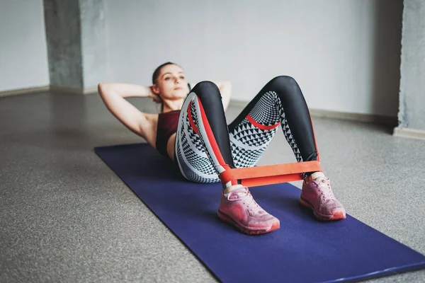 Atraente Ajuste Jovem Mulher Esporte Desgaste Fitness Menina Modelo Fazendo — Fotografia de Stock