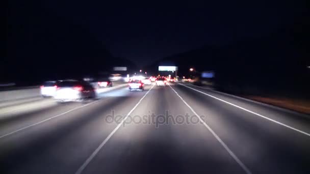 Ночное вождение — стоковое видео