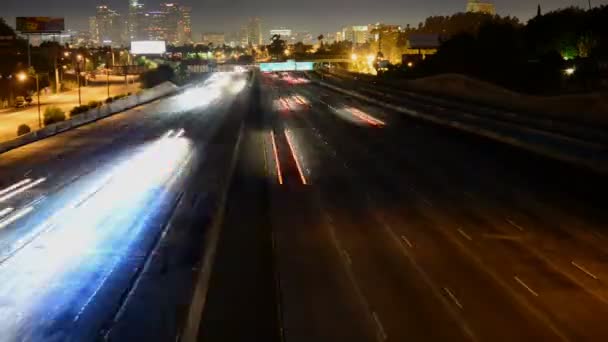 Noapte los angeles autostrada orașului — Videoclip de stoc