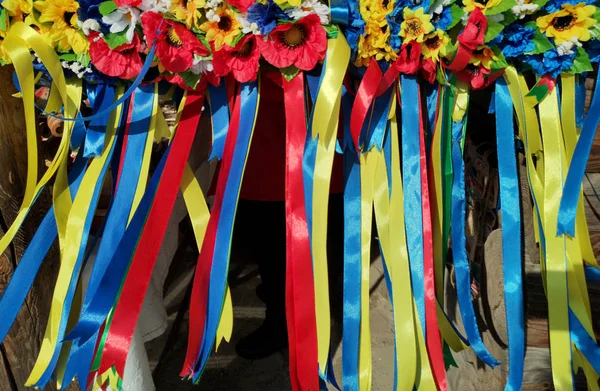 Ukrainischer Kranz Traditioneller Orientalischer Slawischer Schmuck Blaue Und Gelbe Bänder — Stockfoto