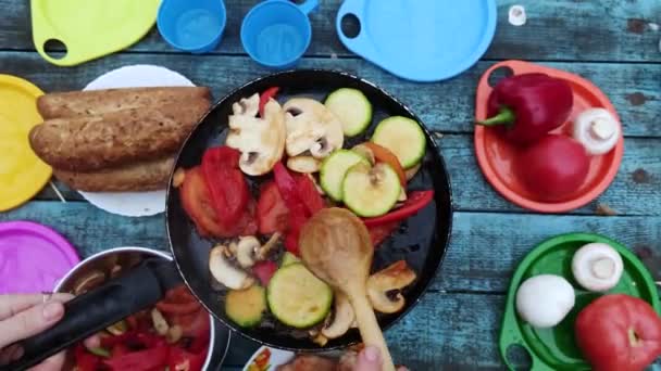 Picknick Och Natur Platt Låg Fotografering Ett Blått Vintage Bord — Stockvideo