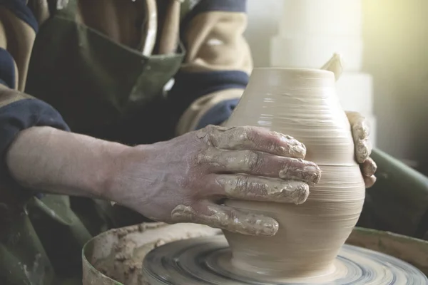 Mains Potier Sur Une Roue Poterie Gros Plan Ancien Art — Photo