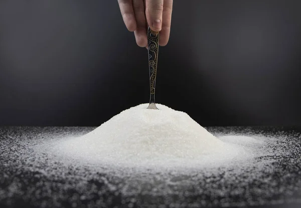 Cuchara Azúcar Sobre Fondo Negro Concepto Adicción Los Dulces Macro — Foto de Stock