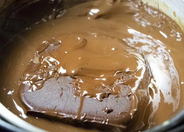 Розтоплений Шоколад Сковороді Під Водяною Ванною Виготовлення Гарячого Шоколаду Вдома — стокове фото