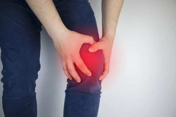 Man Suffers Knee Pain Examination Orthopedist Traumatologist Redness Swelling Legs — Stock Photo, Image