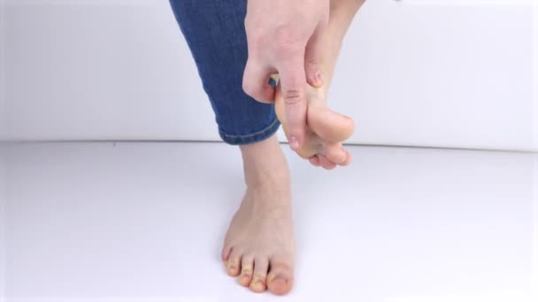 Woman Suffering Heel Pain Inflammation Sprain Tendon Foot Heel Spur — Stock Video