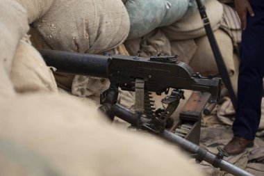 Bir makineli tüfeği kapat