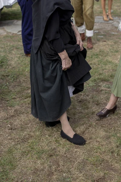 Femme Deuil Élève Robe — Photo