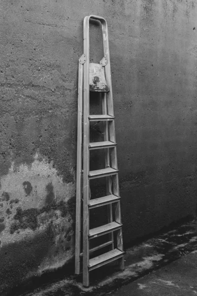 Ladder Muur Een Begraafplaats — Stockfoto