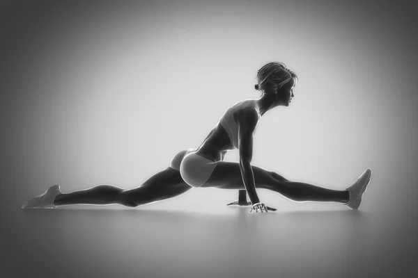 Donna gambe stretching — Foto Stock