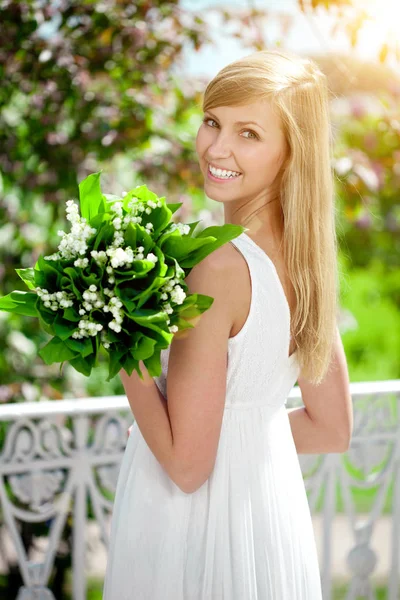 Young Woman Beautiful Smile Healthy Teeth Flowers Face Beautiful Positive — Stock Photo, Image