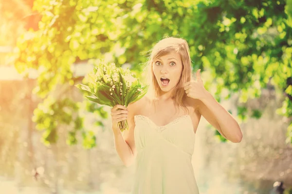 Young Beautiful Artistic Woman Flowers Outdoors — Stock Photo, Image