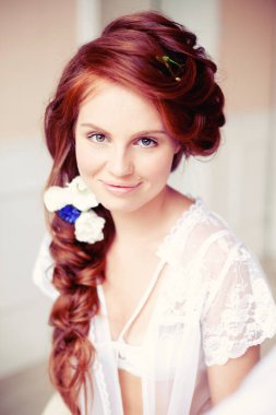 çok güzel kızıl saçlı kadını portresi