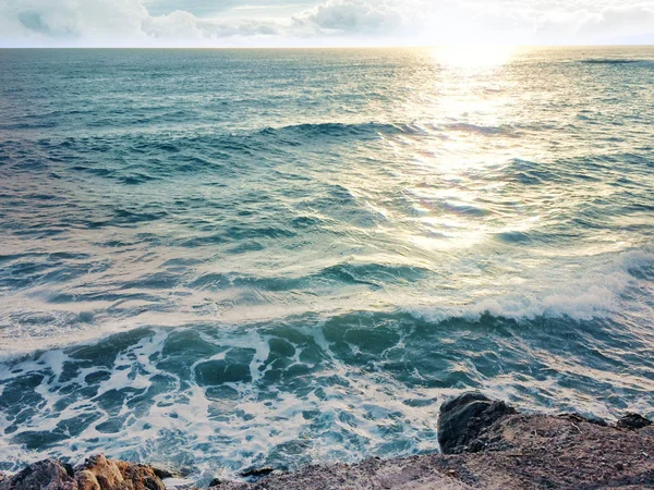 大海、 天空和岸在希腊克里特岛 — 图库照片