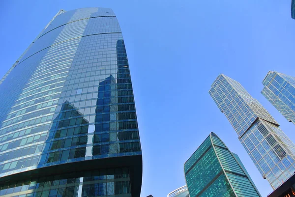 yeni yüksek katlı gökdelenler Moscow City