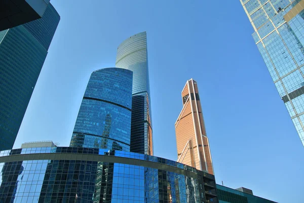 yeni yüksek katlı gökdelenler Moscow City