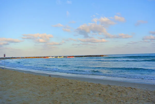 イスラエルの海岸。ヤッファ。イスラエル。地中海 — ストック写真
