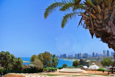 Tel-Aviv üzerinden Yafa'nın şehir panoraması. İsrail. 2013
