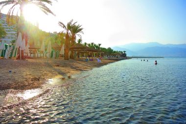 Kızıldeniz. Eilat. İsrail. Aqaba Körfezi 'nin kıyısı