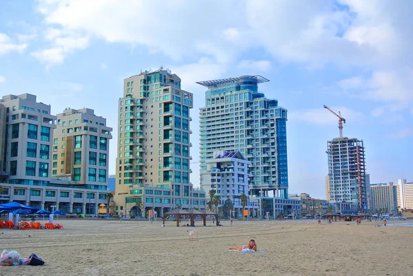 Tel-Aviv sokaklarında. Akdeniz 'in kıyısı. İsrail — Stok fotoğraf