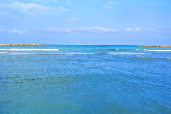 Paisaje marino. Mar Mediterráneo. La playa de Tel Aviv. Israel — Foto de Stock