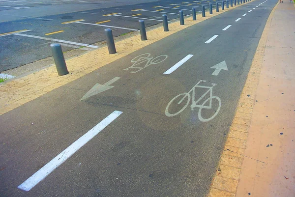 Tel-Aviv sokaklarında. Akdeniz 'in kıyısı. İsrail