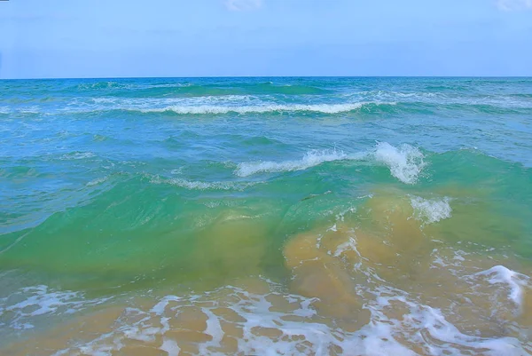 Přímořská krajina. Středozemní moře. Pláž Tel Aviv. Izrael — Stock fotografie