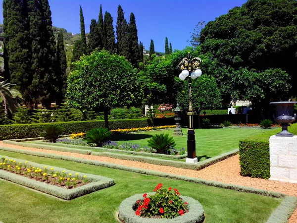 Vista de los jardines de Bahai. Atracciones turísticas de Haifa. Israel —  Fotos de Stock