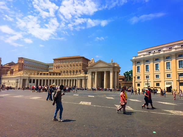 Starém náměstí v Římě. turistická atrakce — Stock fotografie
